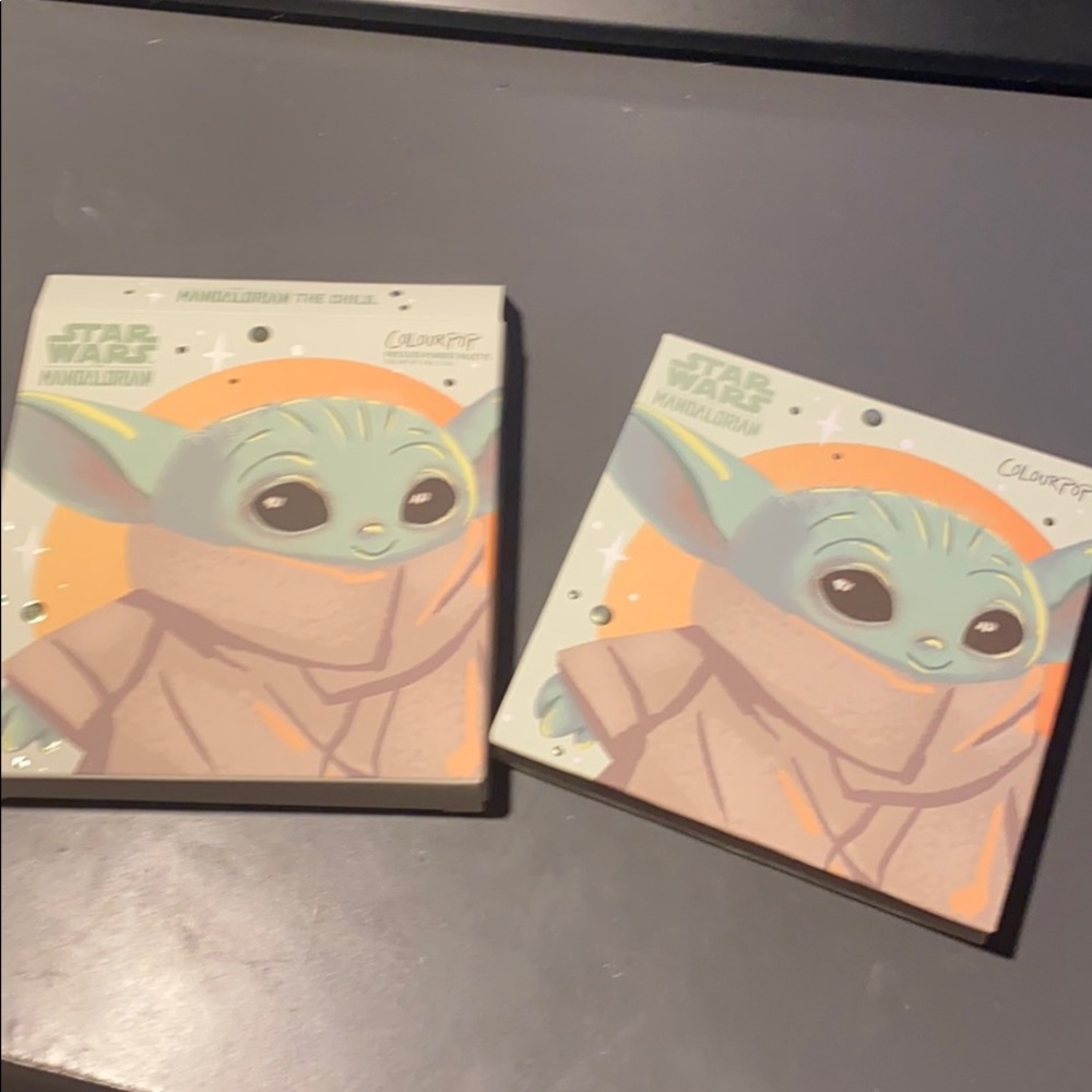 Mandalorian the child green eye shadow pallet